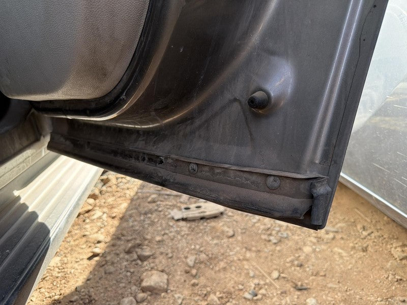 Used Rear Right Door Assembly Rear Side fits: 2007 Chevrolet Tahoe doo