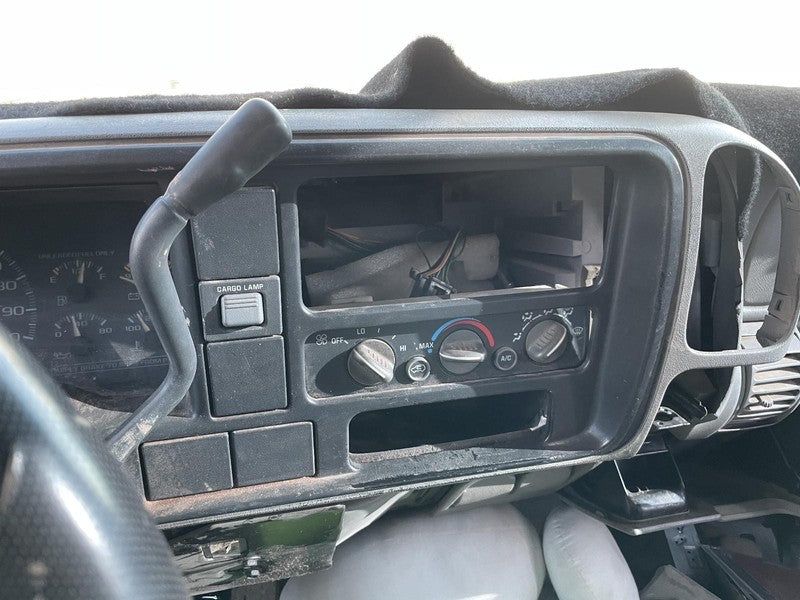 Used Front Right Door Assembly Front fits: 1998 Chevrolet 2500 PICKUP 