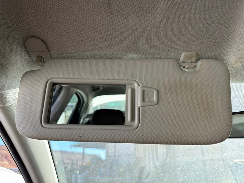 Used Left Sun Visor fits: 2019 Kia Forte w/o sunroof w/vanity mirror L