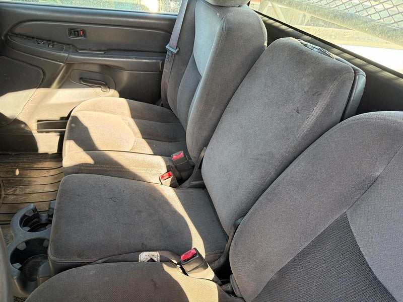 Used Front Center Seat Front fits: 2007 Gmc Sierra 2500 pickup bucket 
