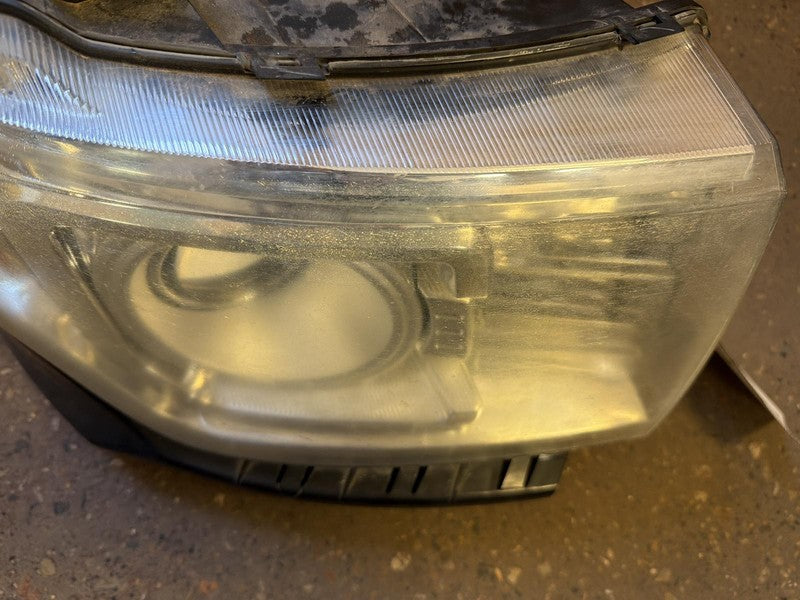 Used Right Headlight Assembly fits: 2011 Ford Flex xenon HID Right Gra