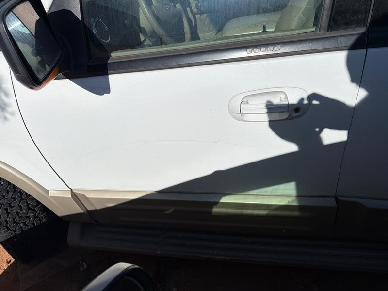 Used Front Left Door Assembly Front fits: 2006 Ford Expedition electri