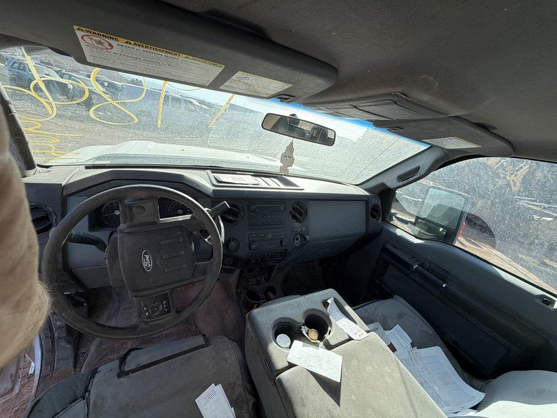 Used Front Center Seat Front fits: 2016 Ford F350SD PICKUP w/o air bag
