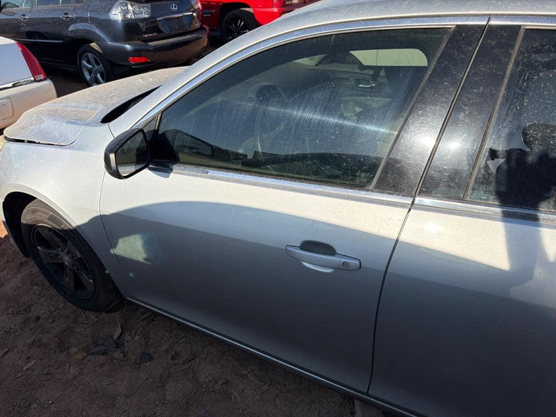 Used Front Left Door Assembly Front fits: 2016 Chevrolet Malibu VIN 1 