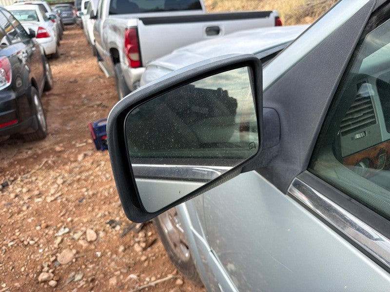 Used Left Door Mirror fits: 2005 Lincoln Navigator Power approach lamp