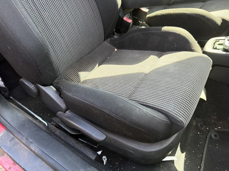 Used Front Right Seat Front fits: 2003 Volkswagen Golf gti bucket air 