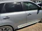 Used Left Headlight Assembly fits: 2014 Kia Sorento w/LED accents xeno