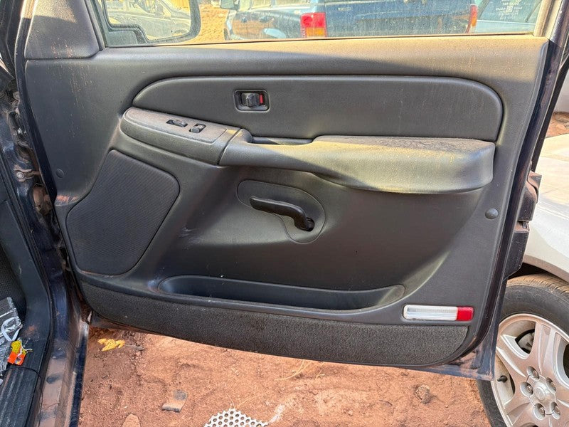 2005 Chevrolet Silverado 2500 Pickup Passenger Side Front Door Trim Pa