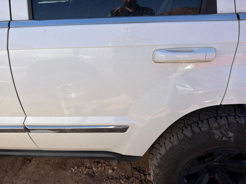 Used Rear Left Door Assembly Rear Side fits: 2005 Jeep Grand cherokee 