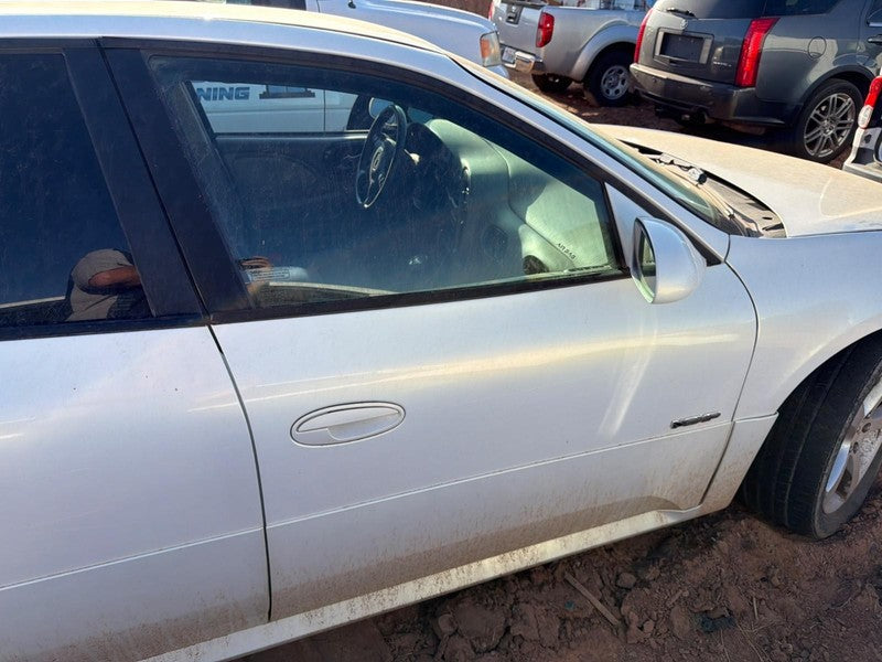 Used Front Right Door Assembly Front fits: 2005 Pontiac Bonneville Fro
