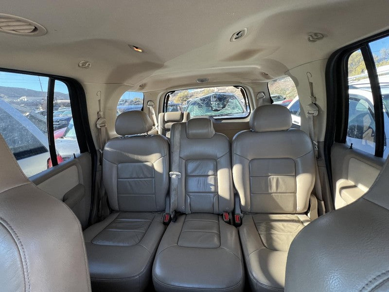 Used Hood fits: 2005 Ford Expedition  Grade A