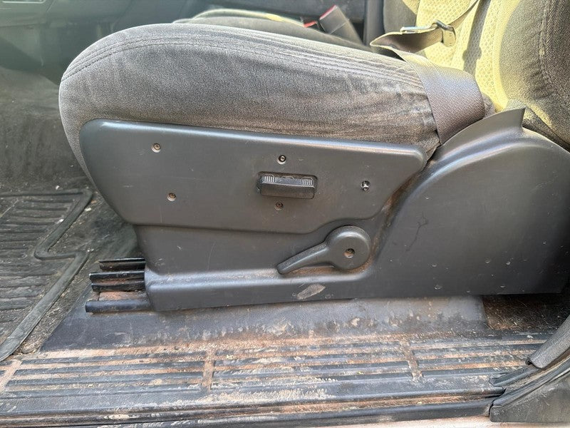 Used Front Left Seat Front fits: 2005 Chevrolet Silverado 1500 pickup 