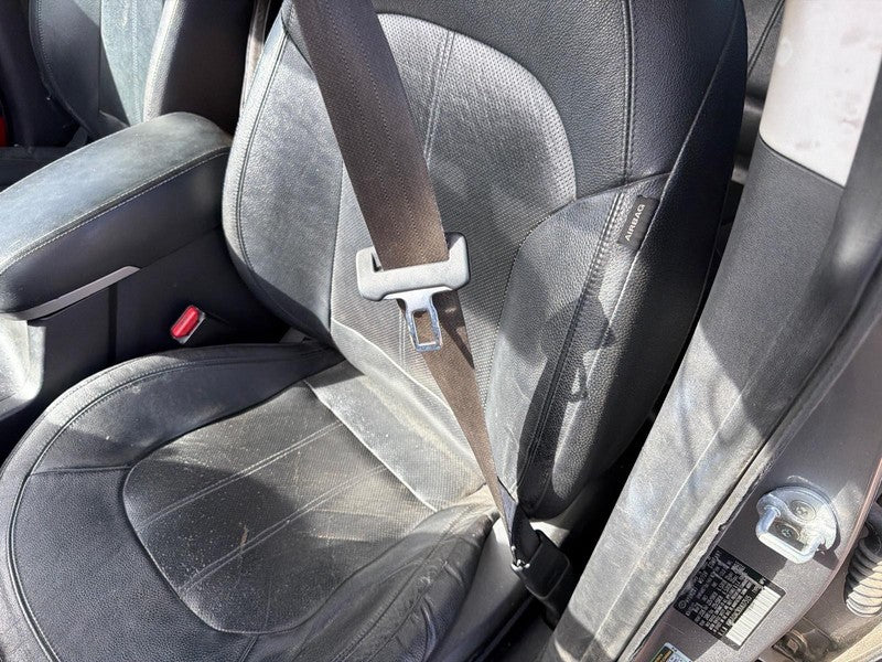 Used Front Left Seat Belt Front fits: 2013 Hyundai Tucson bucket seat 