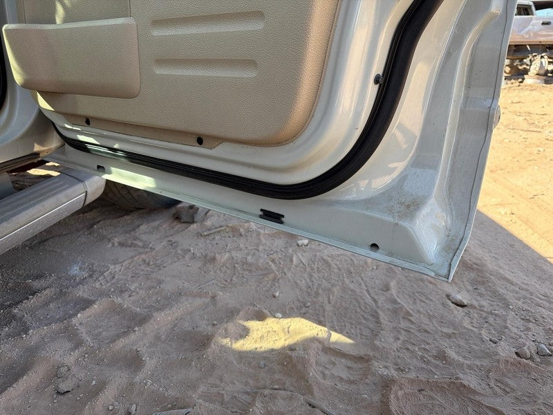 Used Front Right Door Assembly Front fits: 2006 Ford Explorer exc. Spo
