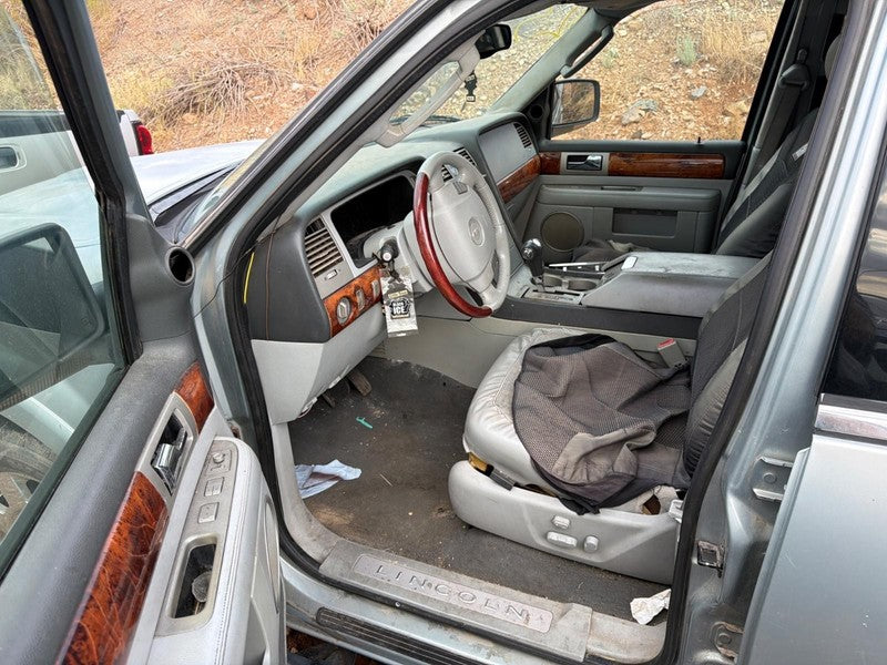 Used Front Right Door Interior Trim Panel fits: 2005 Lincoln Navigator