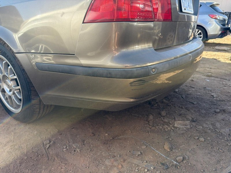 Used Rear Bumper Assembly Rear fits: 2002 Saab 9-5 Sdn exc. Aero w/par