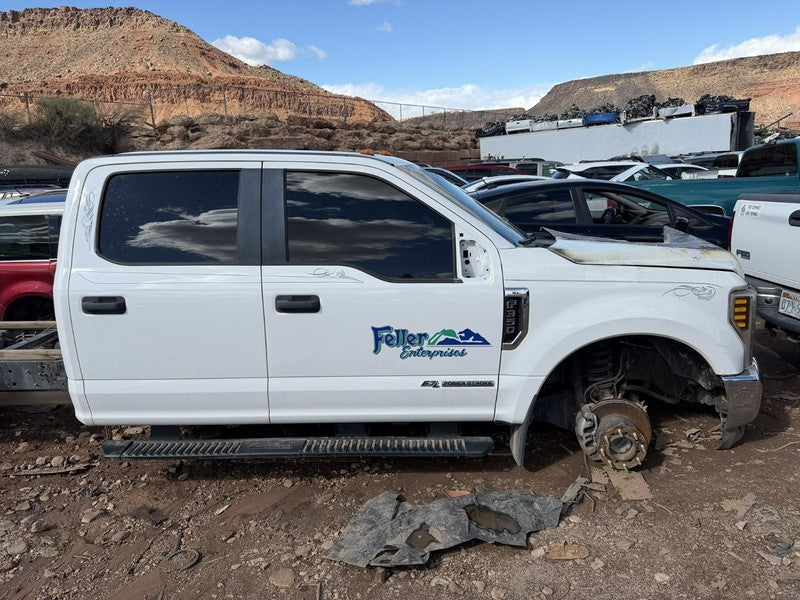 Used Front Right Door Assembly Front fits: 2018 Ford F350SD PICKUP ele