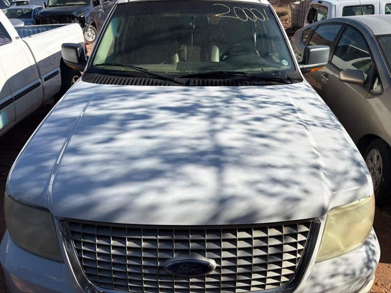 Used Hood fits: 2006 Ford Expedition  Grade A