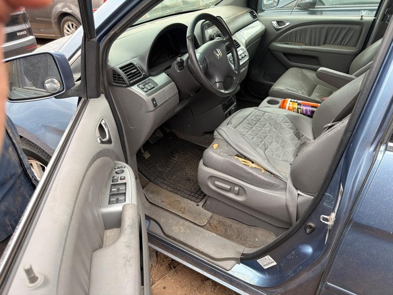 Used Front Right Seat Front fits: 2008 Honda Odyssey bucket air bag le