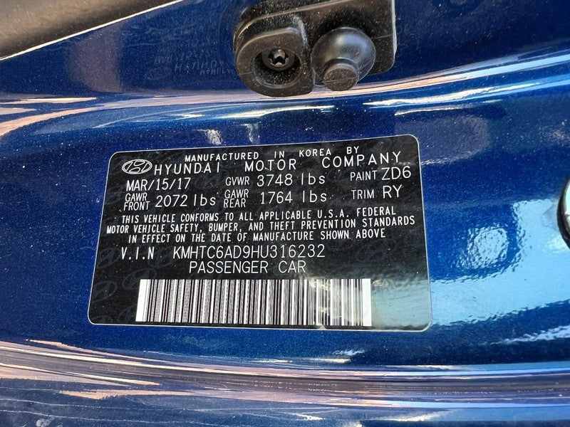 Used Right Headlight Assembly fits: 2017 Hyundai Veloster halogen w/pr