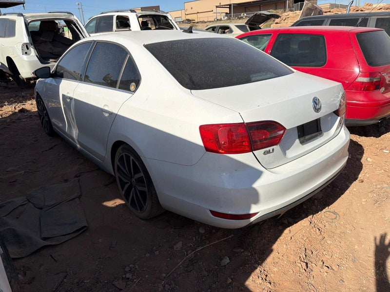 Used Front Left Seat Front fits: 2012 Volkswagen Jetta gli Sdn Base bu