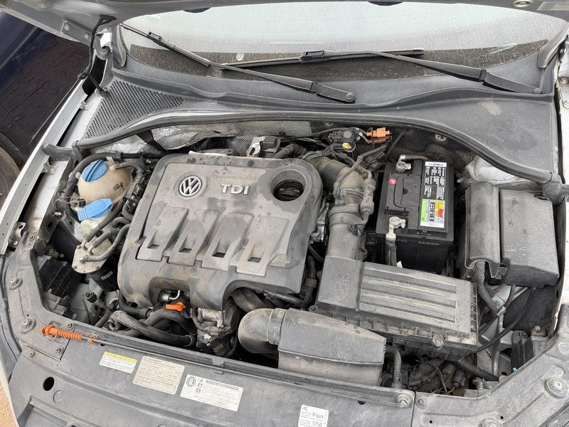 Used Air Cleaner Assembly fits: 2012 Volkswagen Passat 2.0 Grade A