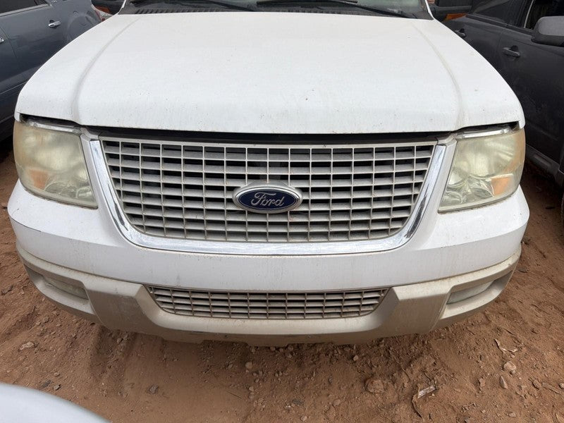 Used Front Bumper Assembly Front fits: 2006 Ford Expedition smooth upp