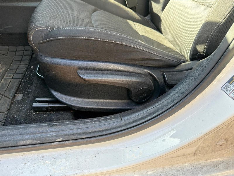 Used Front Left Seat Front fits: 2019 Kia Forte airbag sedan cloth man