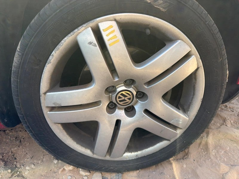 Used Wheel fits: 2003 Volkswagen Golf gti 17x7 alloy 10 spoke wide Gra