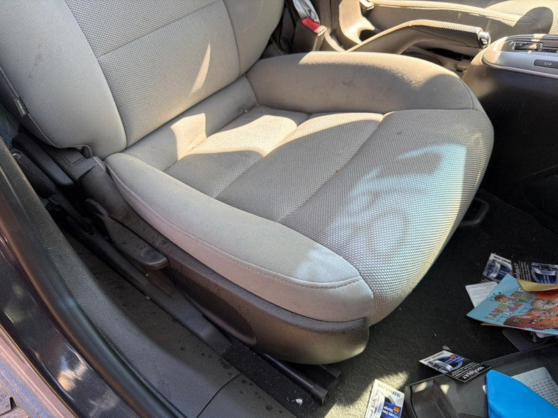 Used Front Right Seat Front fits: 2016 Chevrolet Cruze cloth manual Fr