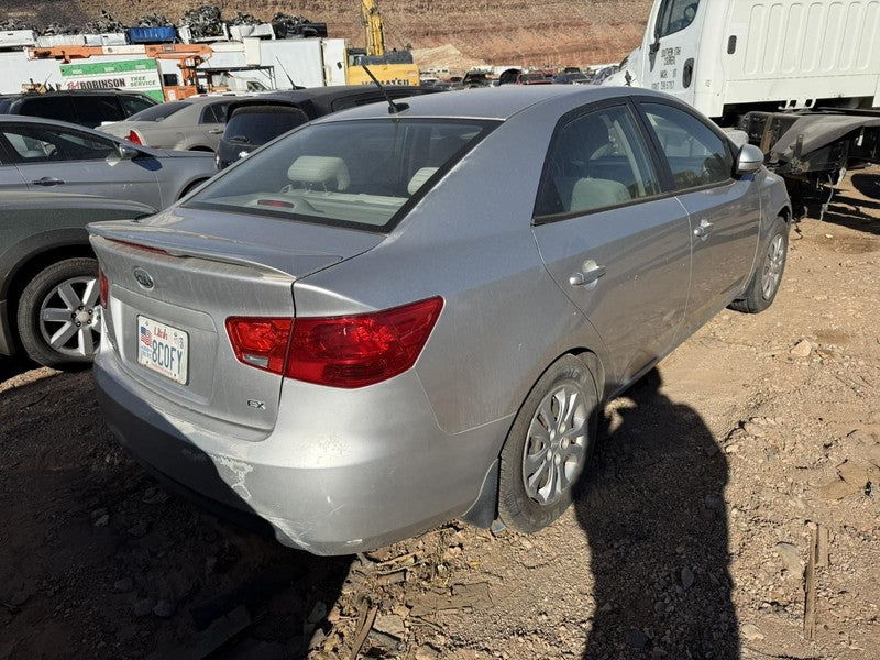 Used Wheel fits: 2013 Kia Forte road 15x5-1/2 steel 13 hole Grade A