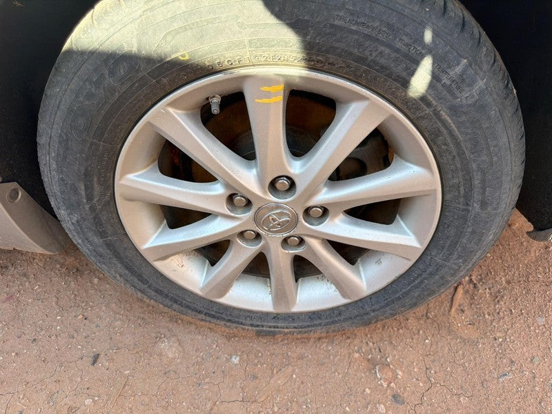 Used Wheel fits: 2010 Toyota Camry 16x6-1/2 alloy 10 spoke Grade A