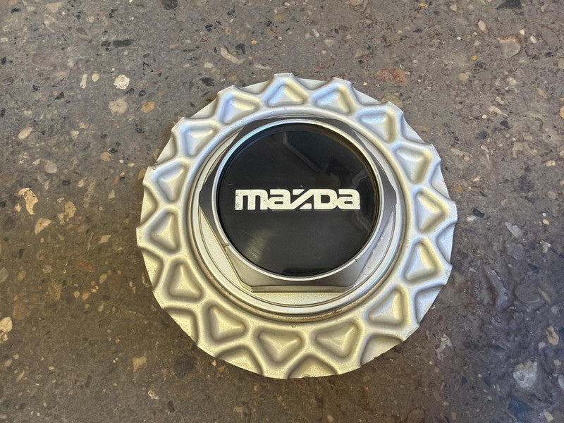 91 MAZDA RX7 Center Cap CENTER ID 09.24.036, RING ID 09.23.134