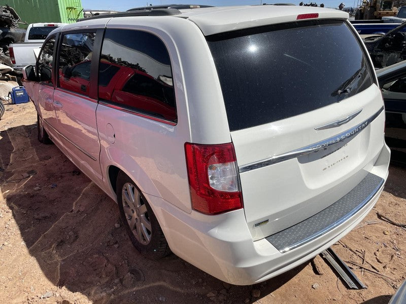 Used Right Door Mirror fits: 2013 Chrysler Town & country Power chrome