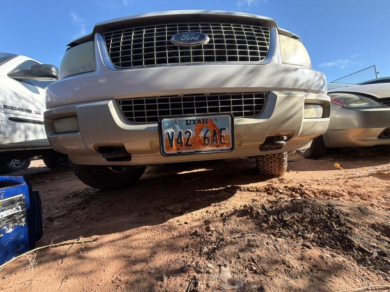 Used Front Bumper Assembly Front fits: 2006 Ford Expedition smooth upp