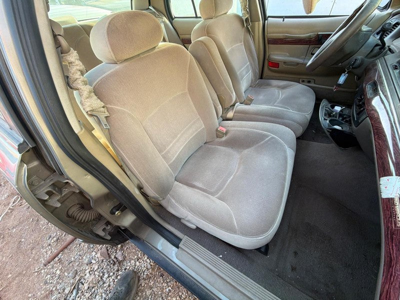 Used Front Right Seat Front fits: 2001 Mercury Grand marquis bench spl