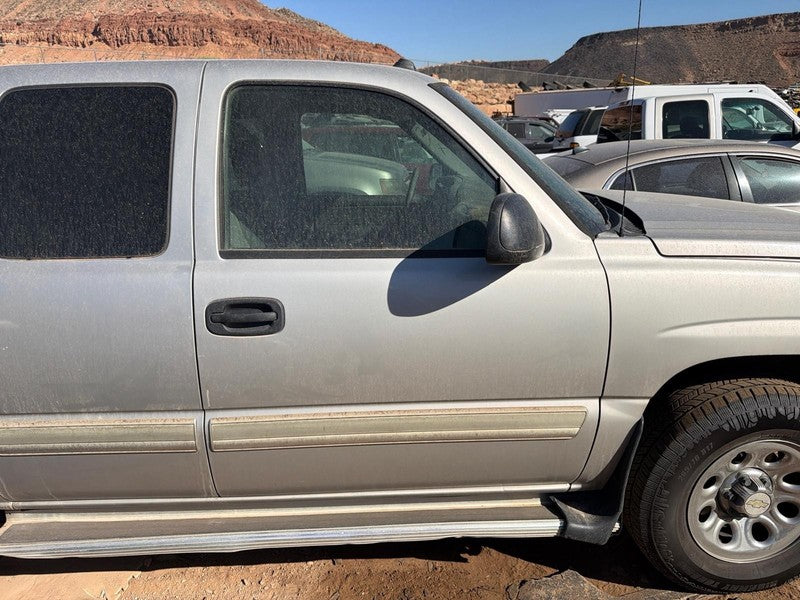 Used Front Right Door Assembly Front fits: 2005 Chevrolet Silverado 15