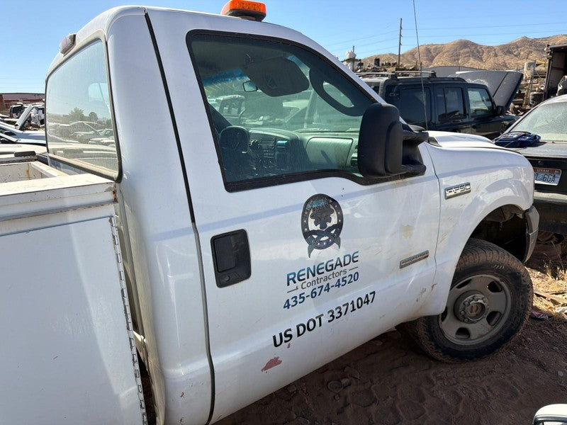 Used Front Right Door Assembly Front fits: 2005 Ford F350SD PICKUP R. 