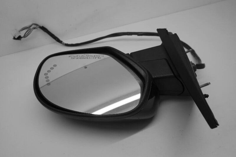 Used Right Door Mirror fits: 2007 Gmc Yukon xl 1500 Power w/turn signa