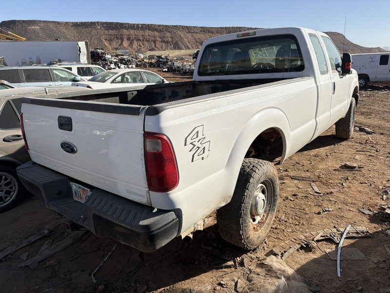 Used Front Center Seat Front fits: 2016 Ford F350SD PICKUP w/o air bag