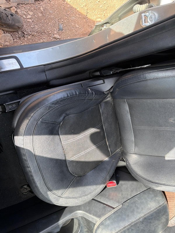 Used Front Right Seat Front fits: 2013 Hyundai Tucson bucket air bag h
