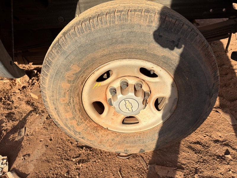 Used Spare Tire Wheel fits: 2005 Chevrolet Silverado 2500 pickup 16x6-