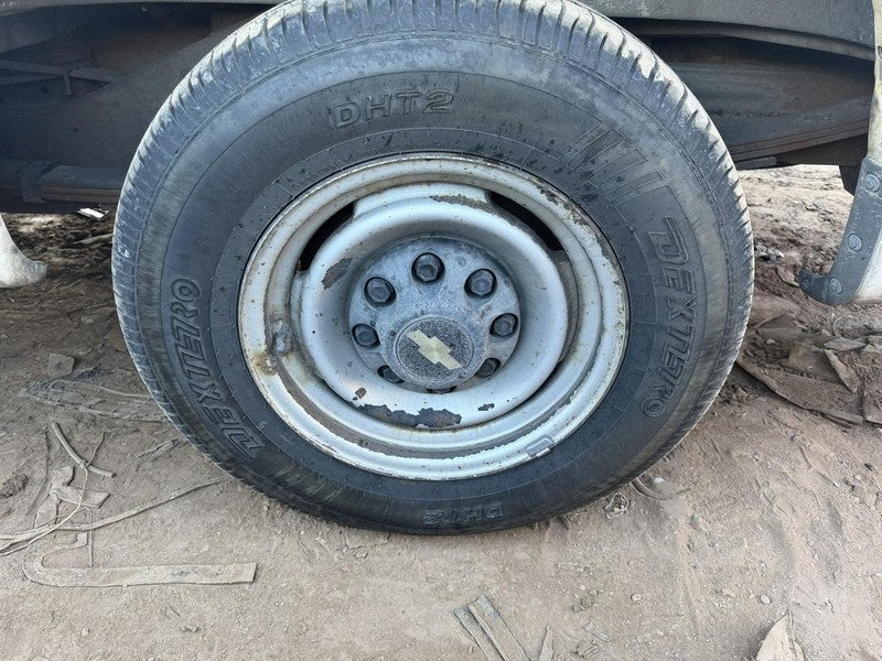 Used Wheel fits: 2001 Chevrolet Express 2500 van 8 stud Grade A