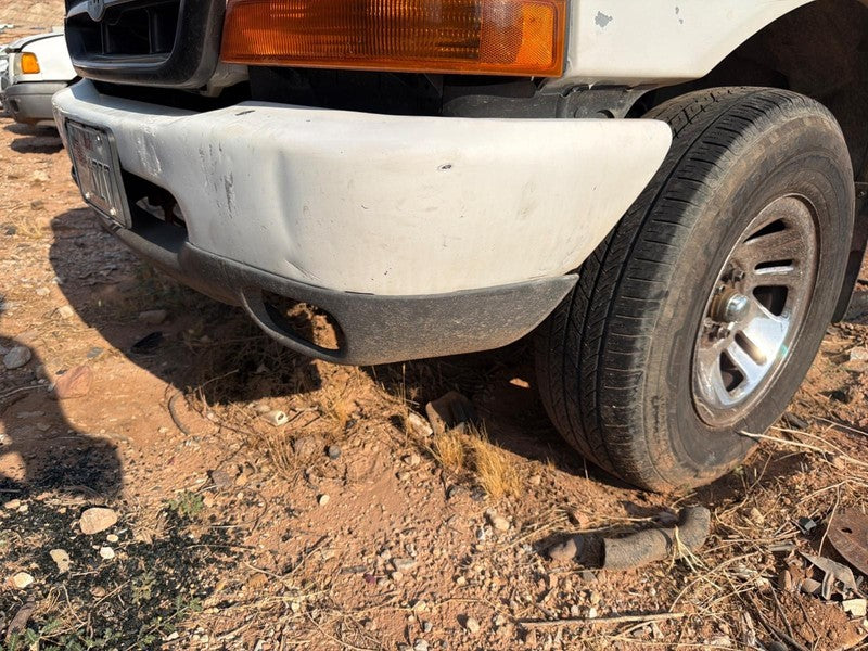 Used Front Bumper Assembly Front fits: 2000 Ford Ranger painted w/o fo