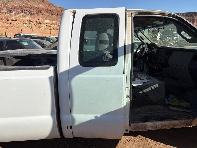 Used Rear Right Door Assembly Rear Side fits: 2016 Ford F350SD PICKUP 