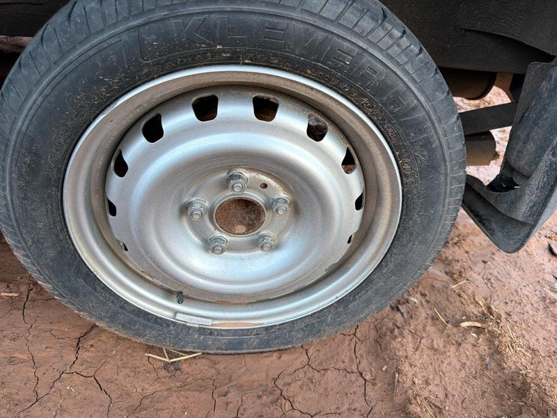 Used Wheel fits: 2021 Nissan Nv200 15x5-1/2 steel silver Grade A