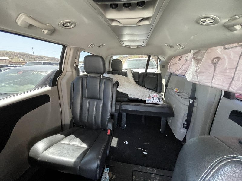 Used Right Door Mirror fits: 2013 Chrysler Town & country Power chrome