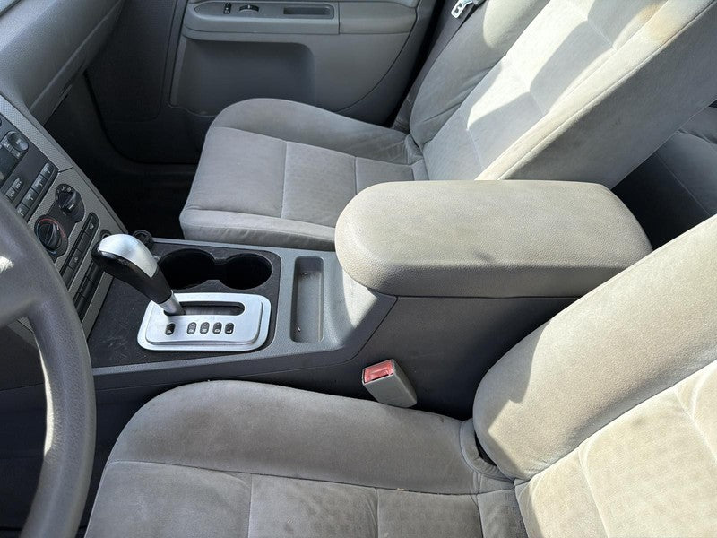 Used Front Lower Center Console fits: 2006 Ford Five hundred floor Flo