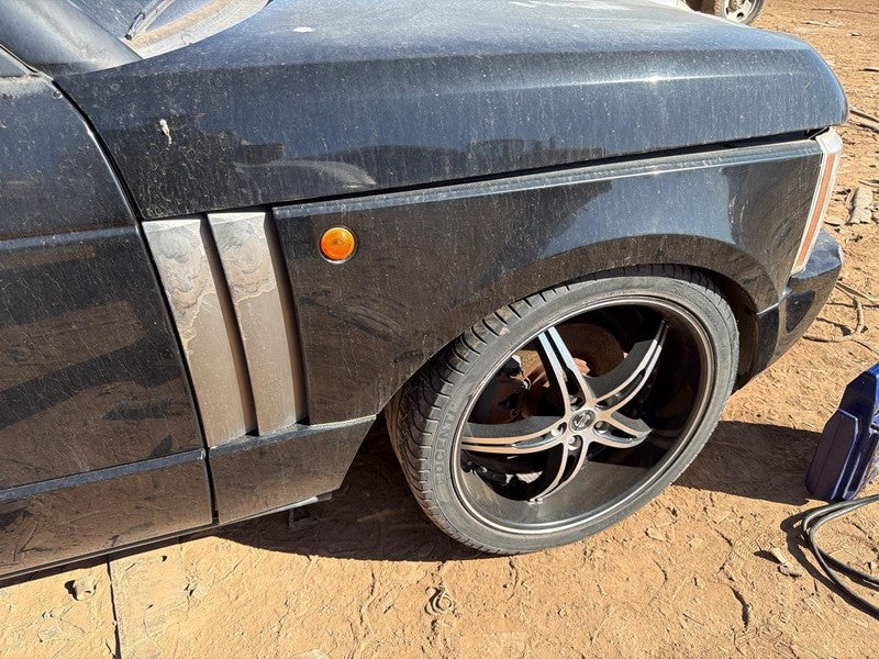 Used Front Right Fender fits: 2004 Land rover Range rover Front Right 