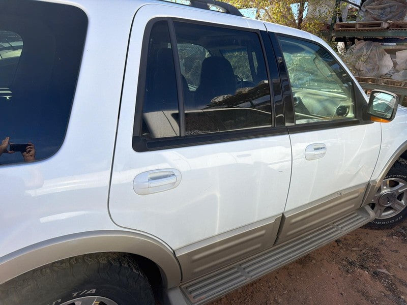 Used Rear Right Door Assembly Rear Side fits: 2006 Ford Expedition ele
